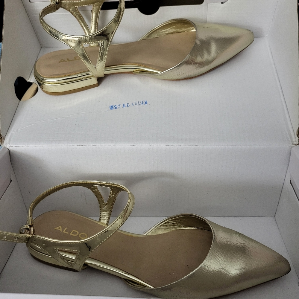 Aldo flats size 6